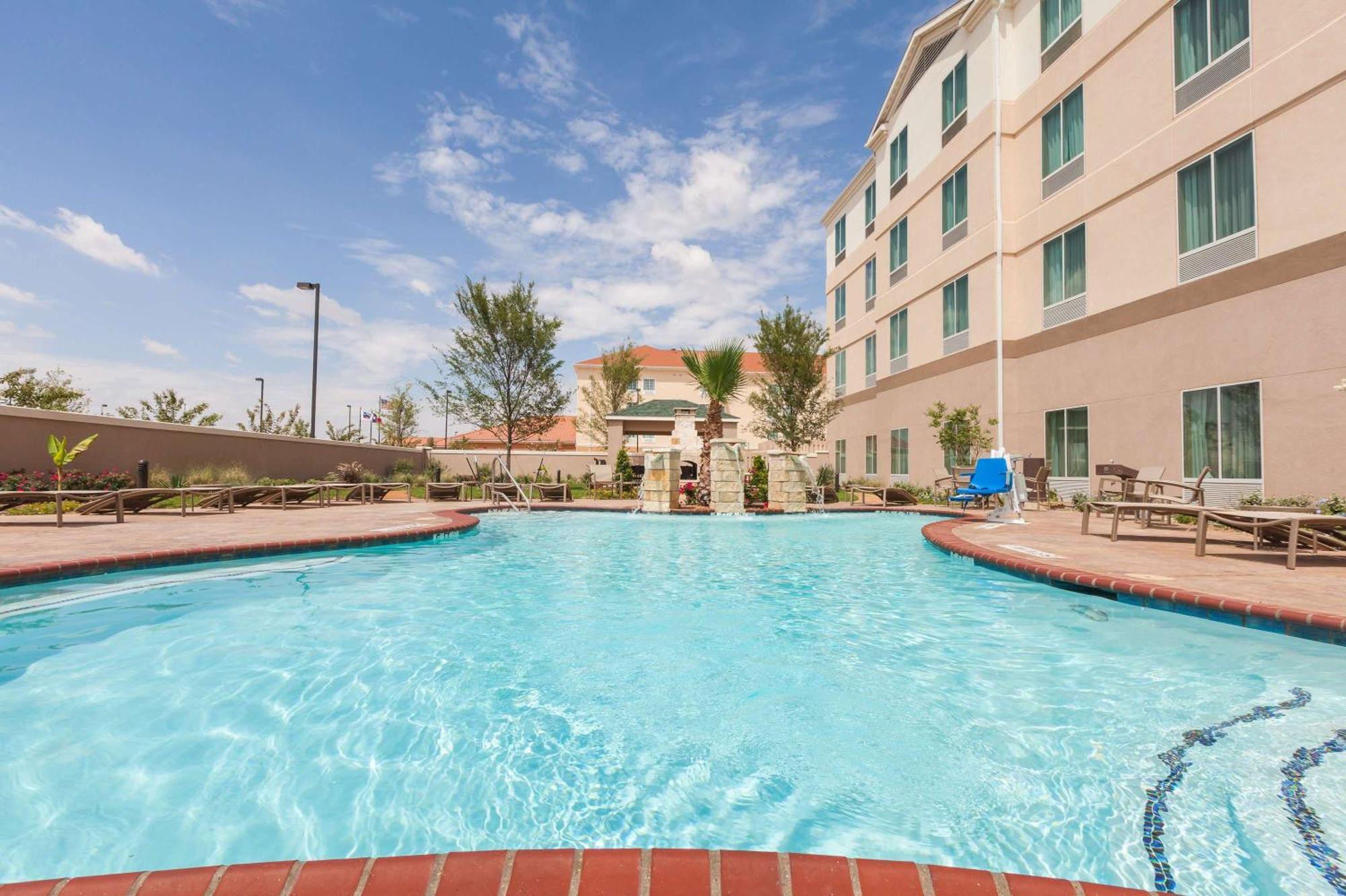 Hilton Garden Inn Midland Exteriör bild